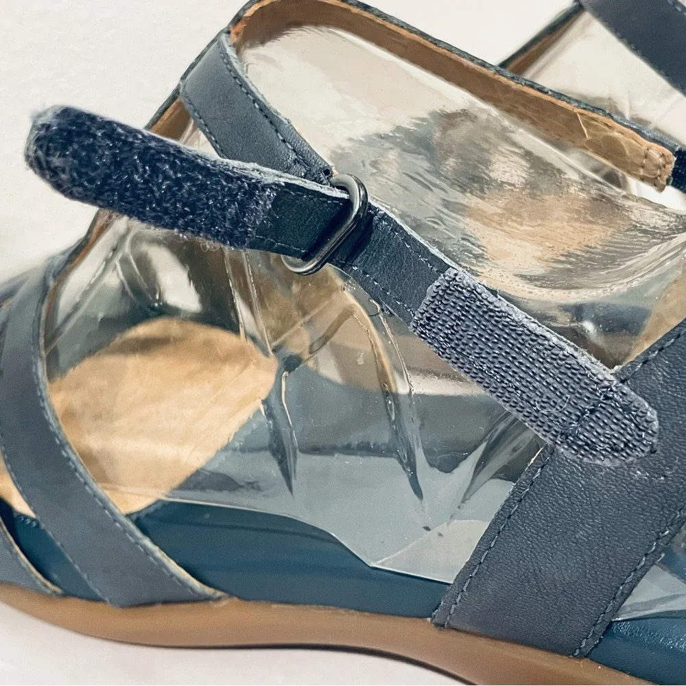 NIB! Naturalizer “Nella” Denim Blue Strappy Sandals Cushioned Footbed